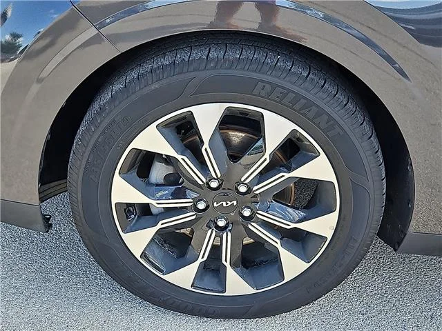 Used 2023 Panthera Metal KIA EX Passenger image 8