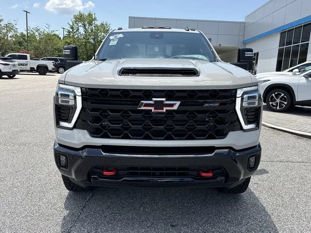 2026 Chevrolet Silverado 2500 HD ZR2 - Photo 8
