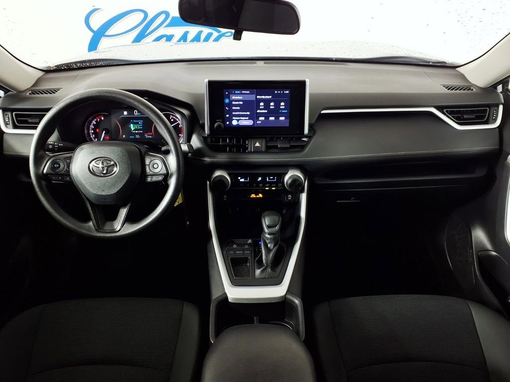 2025 Toyota RAV4 LE - Photo 13