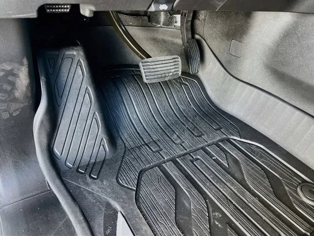 New 2026 Summit White GMC Elevation image 14