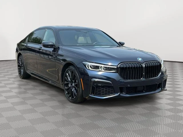 Used 2022 Black BMW 750i xDrive image 4