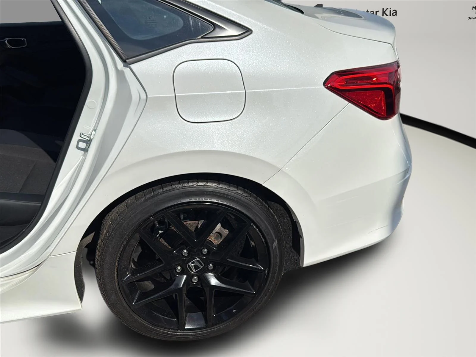Used 2024 Platinum White Pearl Honda Sport image 30