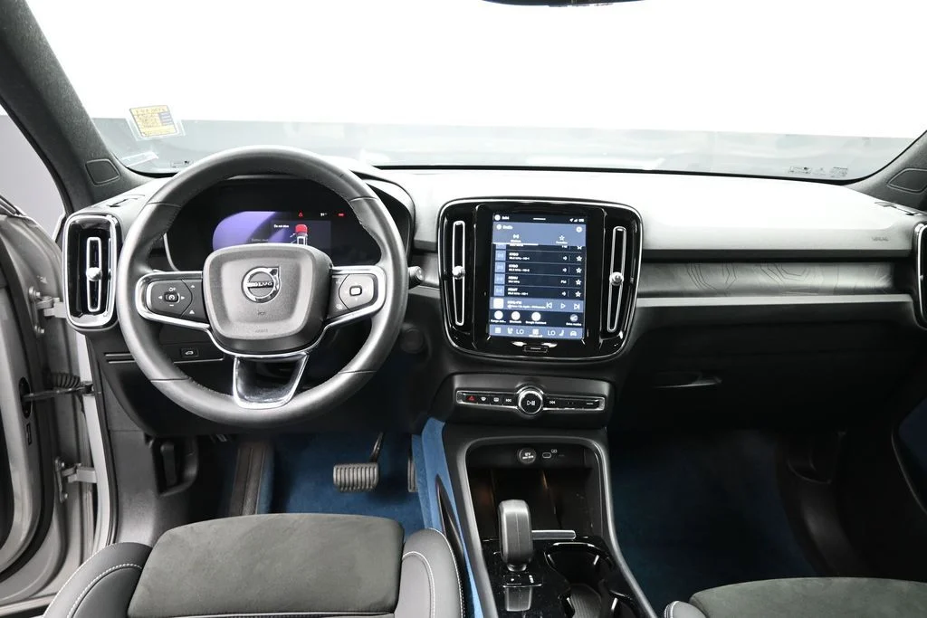 Certified Used 2023 Silver Dawn Volvo Ultimate image 16