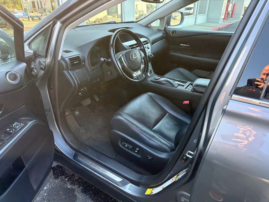 Used 2013 Gray Lexus 450h image 2
