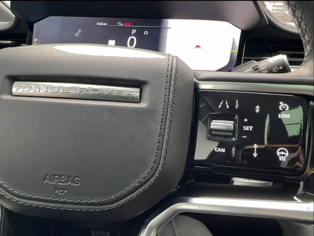 Used 2023 White Land Rover SE image 42