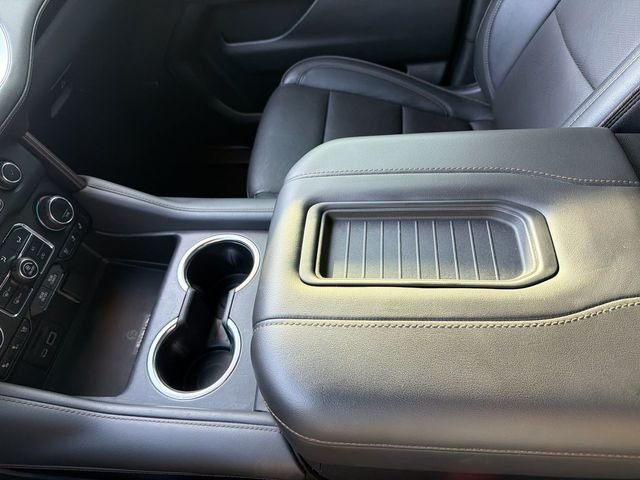 Used 2021  Chevrolet High Country image 28