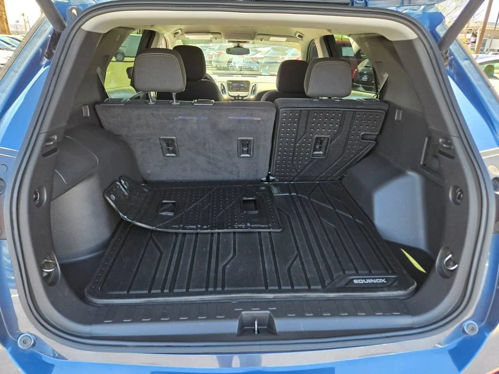 Used 2024 Lakeshore Blue Metallic Chevrolet LT image 12