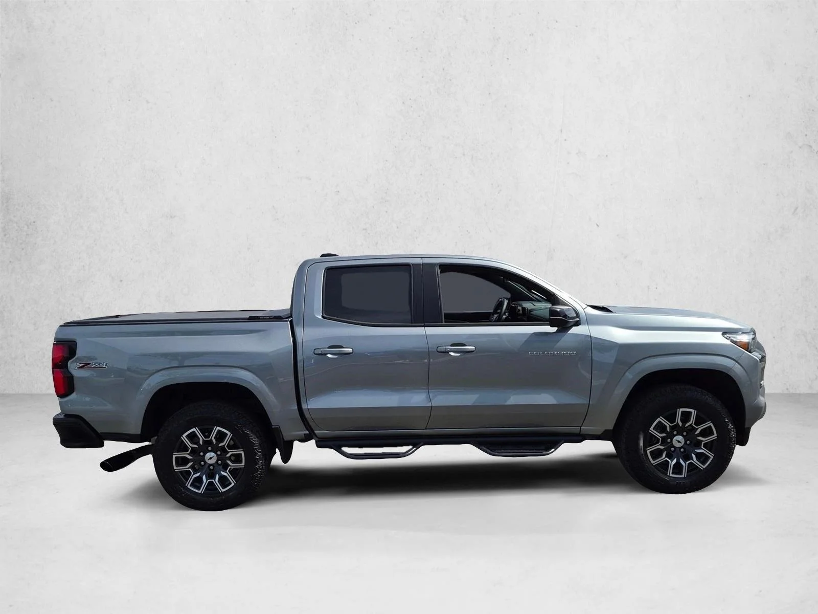 Used 2023 Sterling Gray Metallic Chevrolet 4WD Z71 image 4