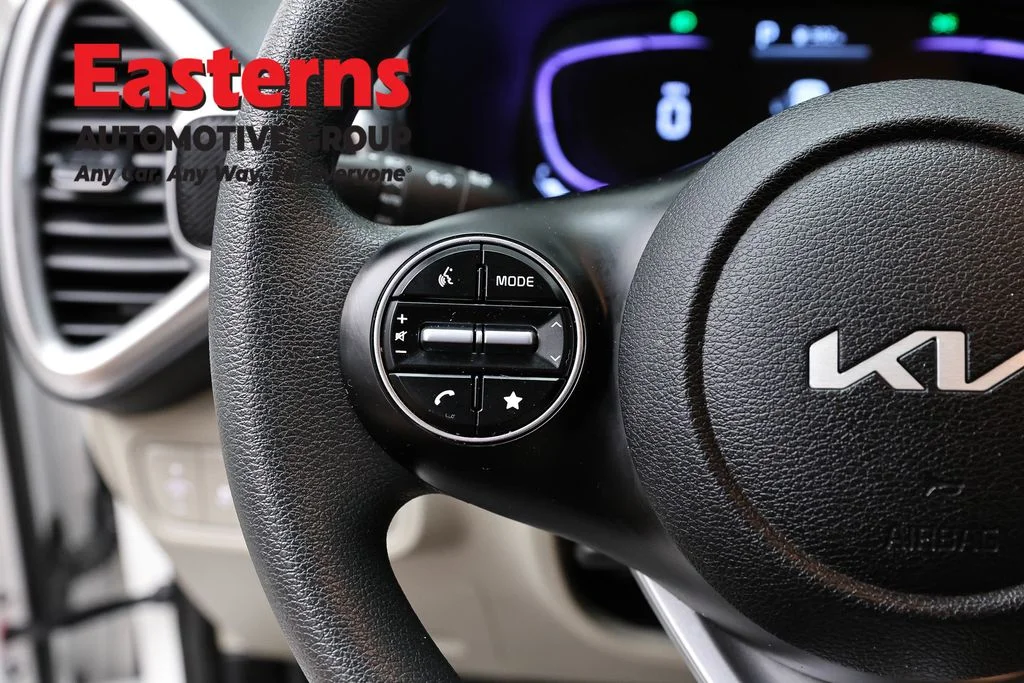 Used 2025 White Kia LX image 15