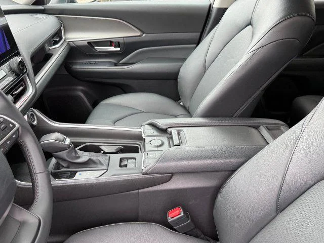 Certified Used 2026 CELESTIAL SILVER Toyota XLE image 40