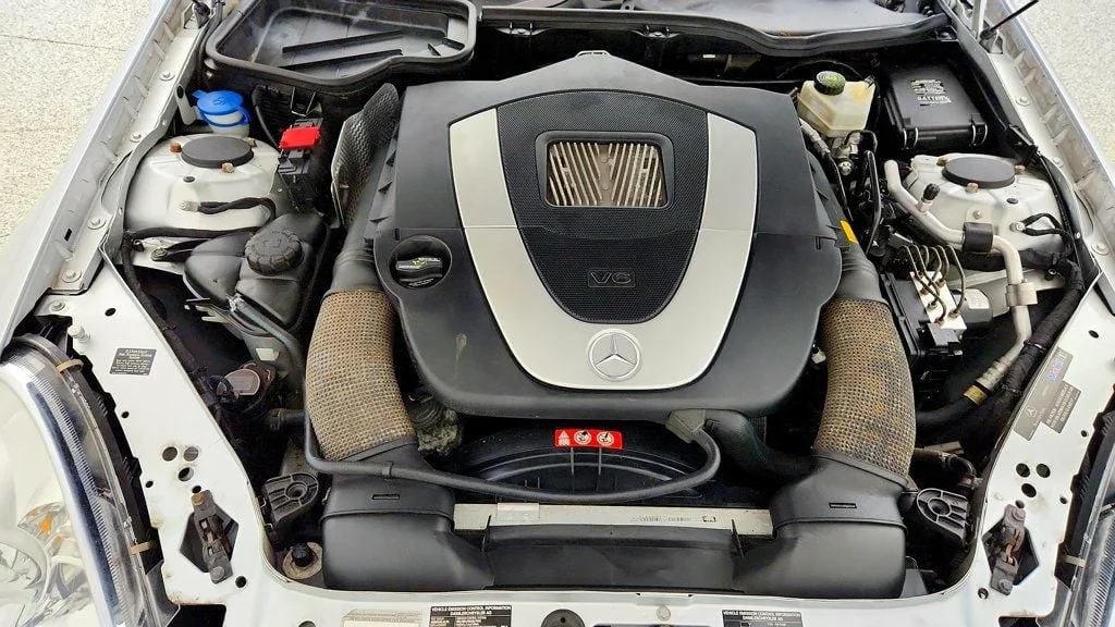 Used 2005 Iridium Silver Metallic Mercedes-Benz SLK350 Roadster 3.5L w/ Driver Adaptive Transmission & Wood Trim image 24