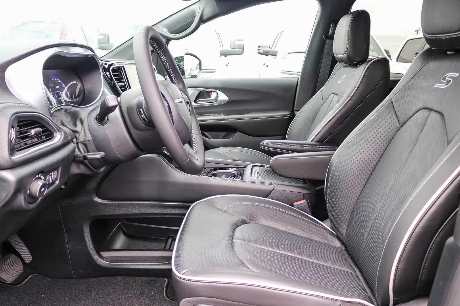 2026 Chrysler Pacifica Limited - Photo 19
