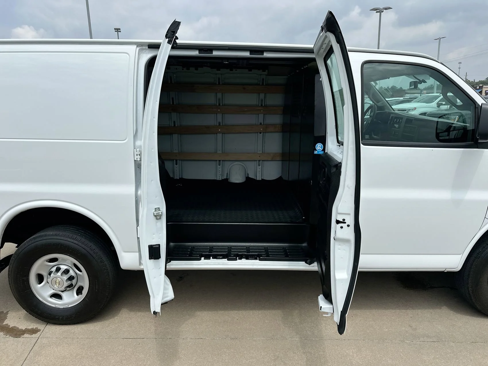 Used 2024 Summit White Chevrolet Work Van image 22
