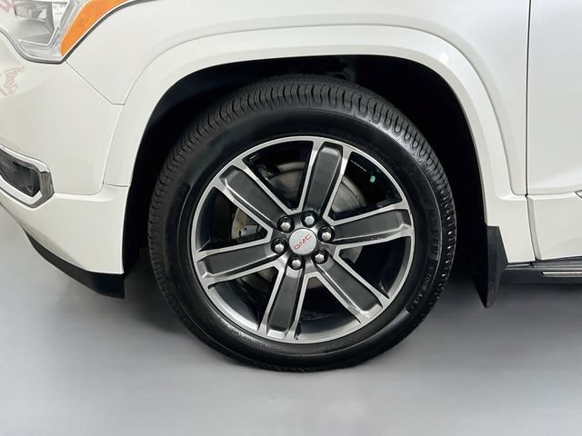 Used 2017 WHITE FROST TRICOAT GMC Denali image 30