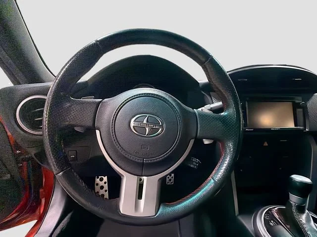 Used 2015  Scion NA image 8