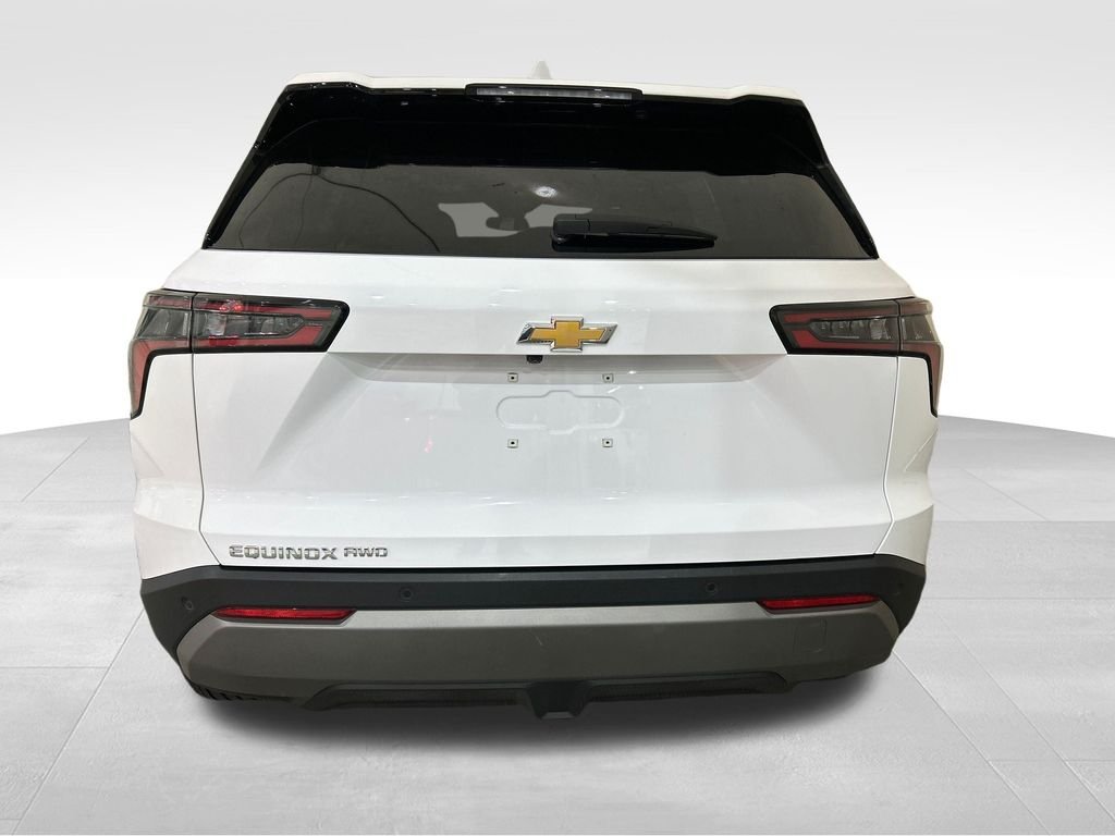 Used 2025 White Chevrolet LT image 4