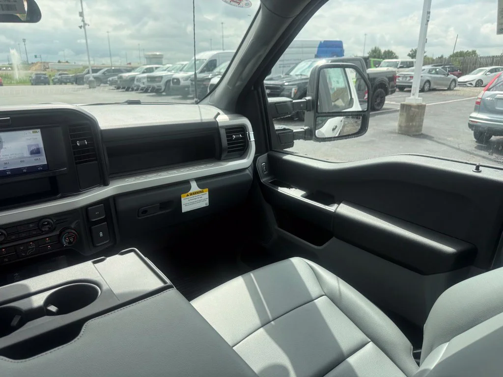New 2026 Oxford White Ford F-250® XL image 37