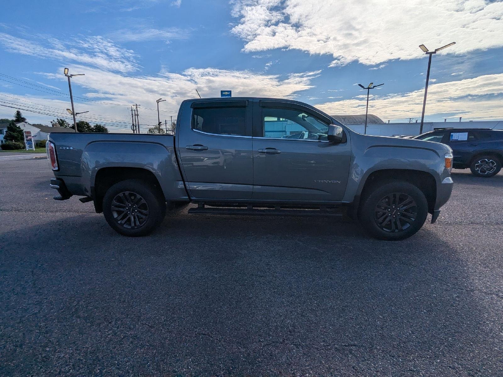 Used 2019 SATIN STEEL METALLIC GMC 4WD SLE image 8