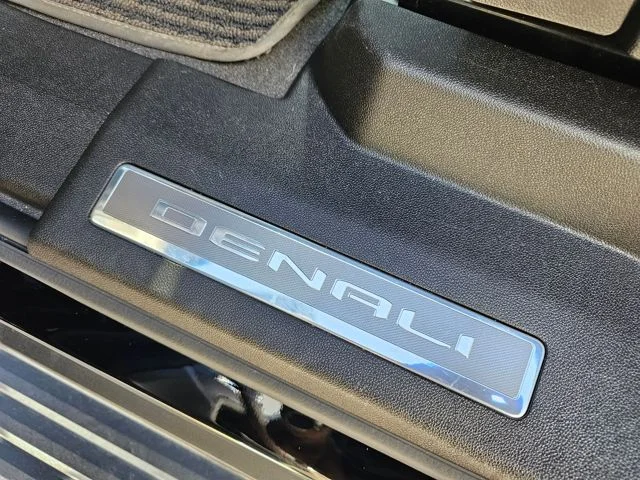 2024 GMC Yukon Denali Ultimate - Photo 14