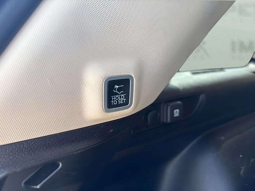 Used 2022 White Jeep Limited image 20