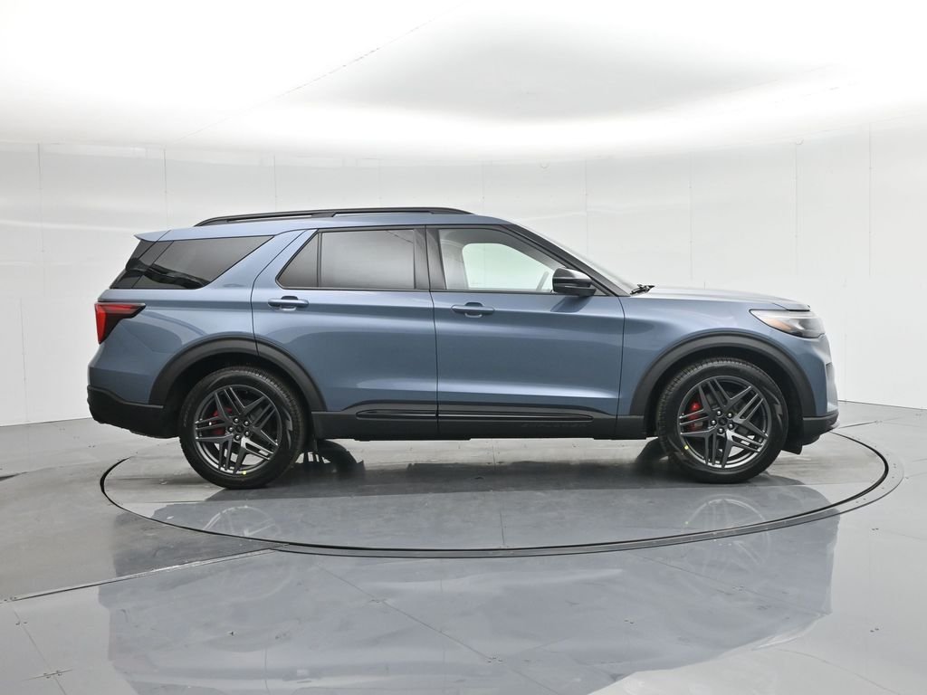 2025 Ford Explorer ST - Photo 31