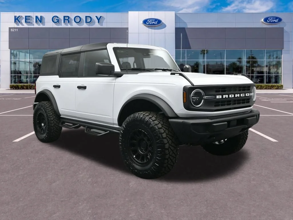 2026 Ford Bronco Base 4x4's photo