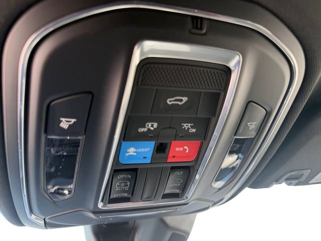 New 2026 Baltic Gray Metallic Clear-Coat Exterior Paint Jeep Altitude image 20