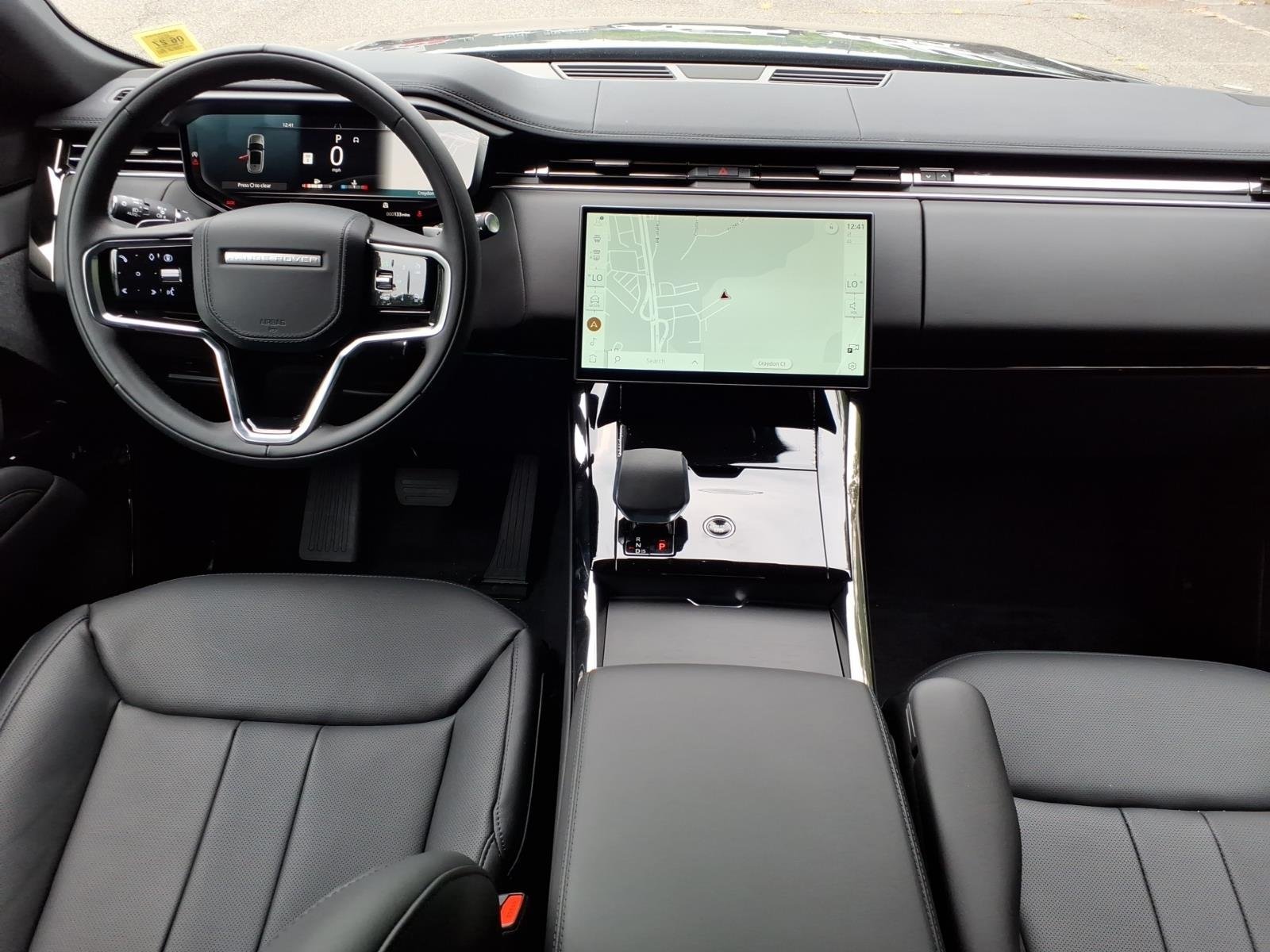New 2026 Santorini Black LAND ROVER SE image 4