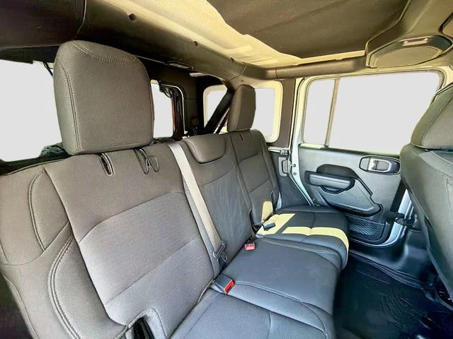 Used 2022 Silver Jeep Unlimited Sport Altitude image 32