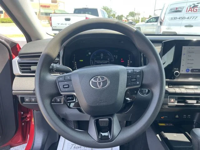 2025 Toyota Camry LE - Photo 19