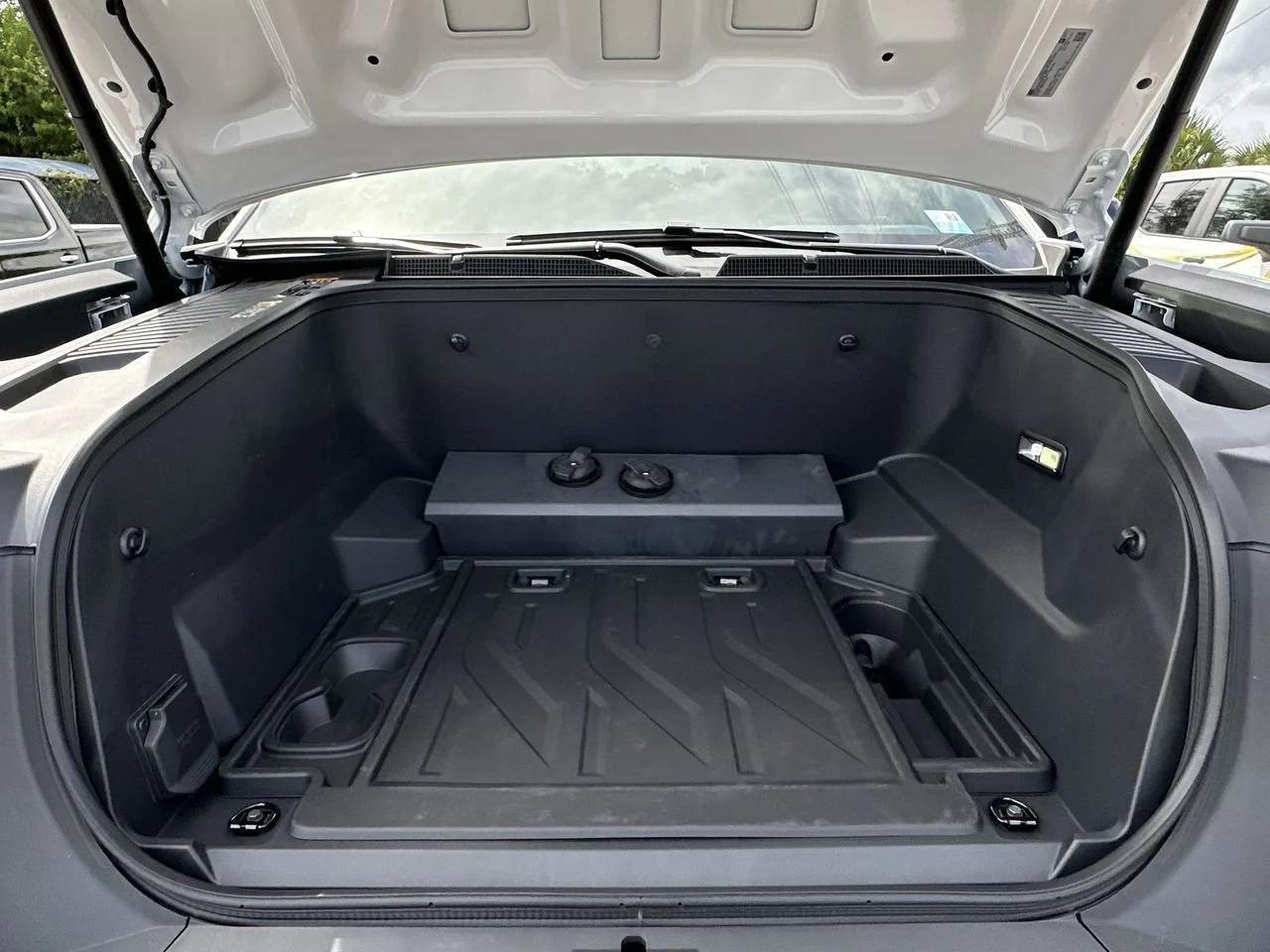 2026 GMC Sierra EV Elevation - Photo 12