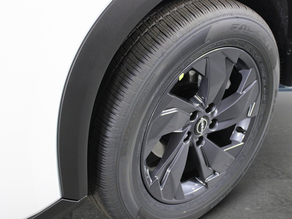 New 2026 Everest White Pearl Tricoat Nissan SV image 9
