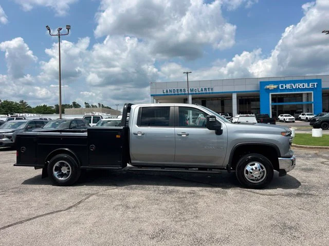 Used 2026 SELECT Chevrolet LT image 2