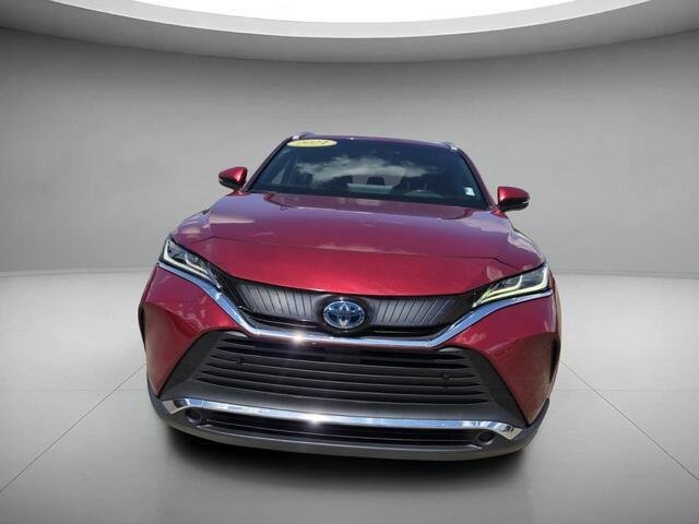 Used 2021 Ruby Flare Pearl Toyota XLE image 8