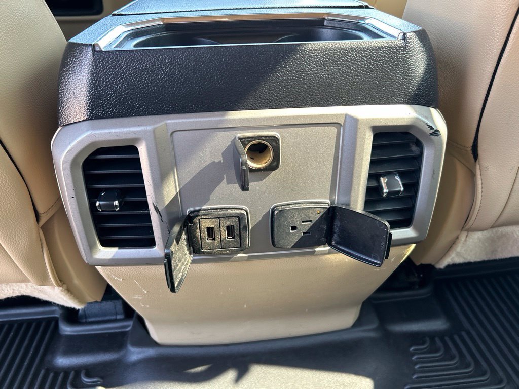 Used 2019 Oxford White Ford Lariat image 40