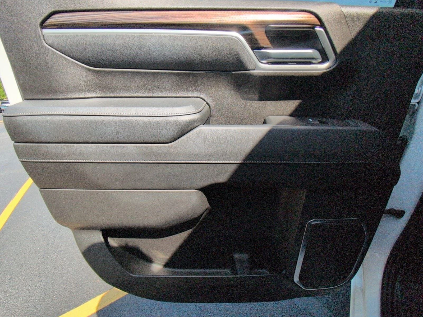 Used 2025 Summit White Chevrolet RST image 36