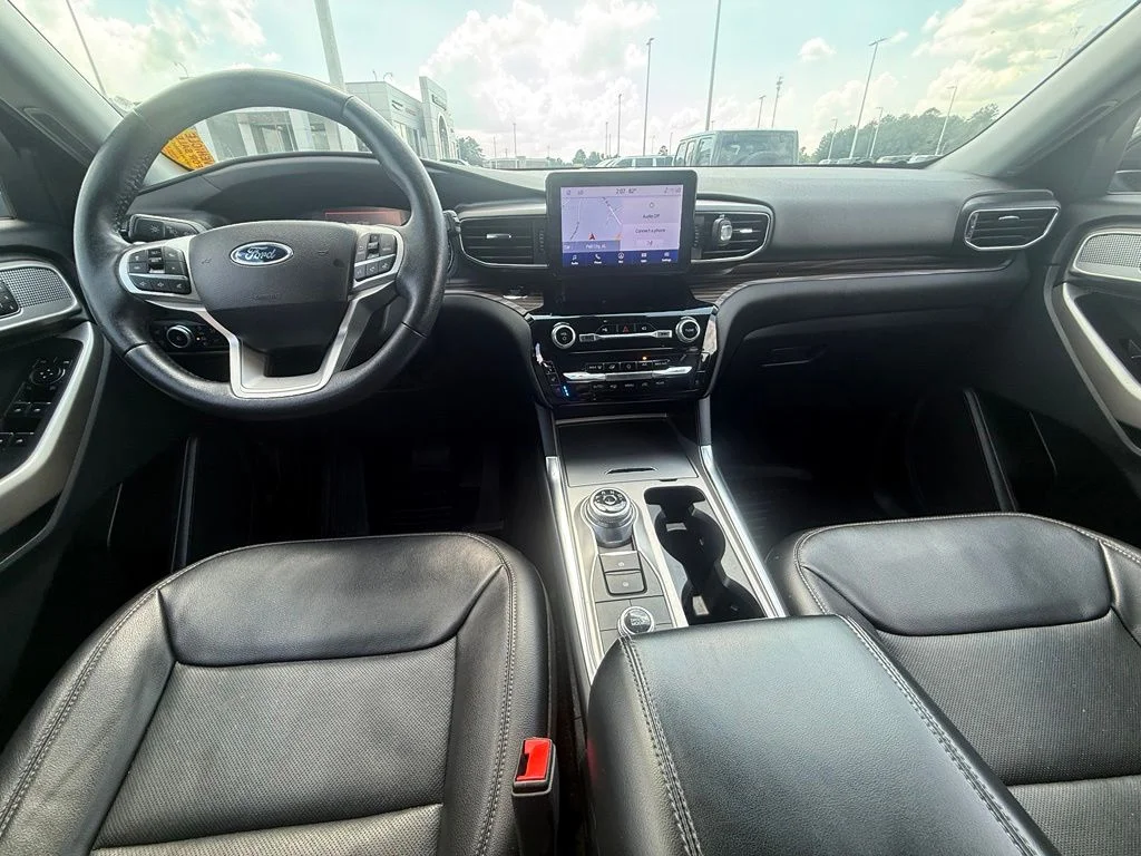 Used 2023 Gray Ford Limited image 7
