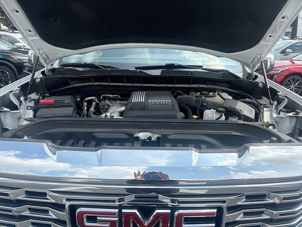 Used 2022 Summit White GMC Denali image 31