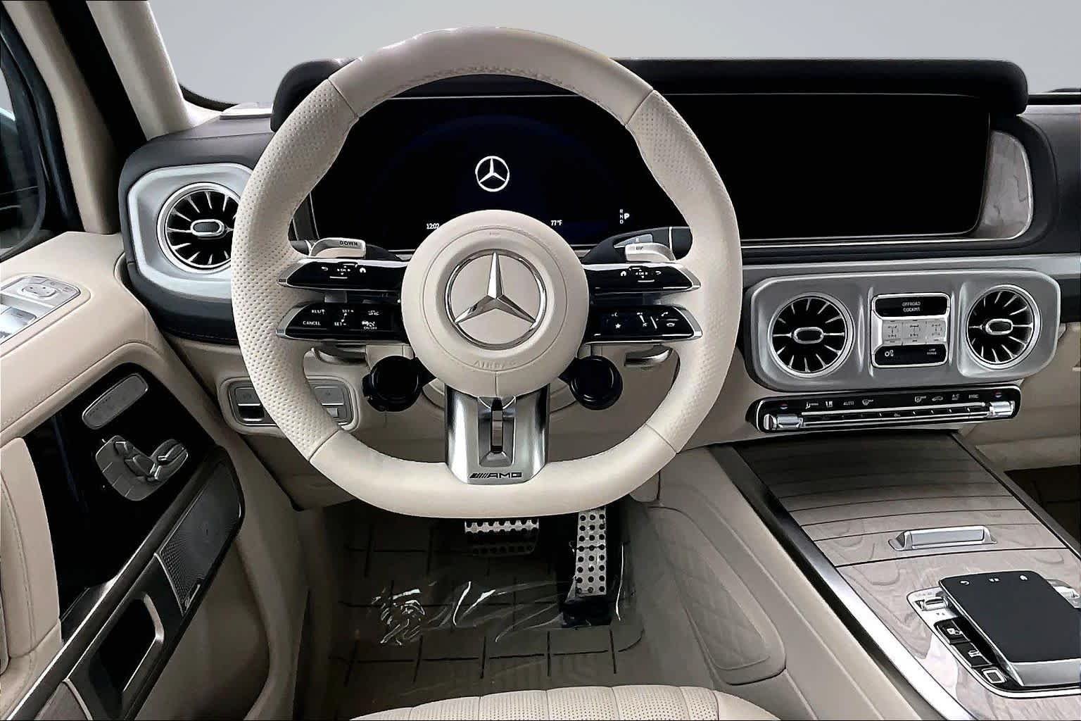 New 2027 MANUFAKTUR Dark Olive Green Magno Mercedes-Benz AMG® G 63 SUV image 15