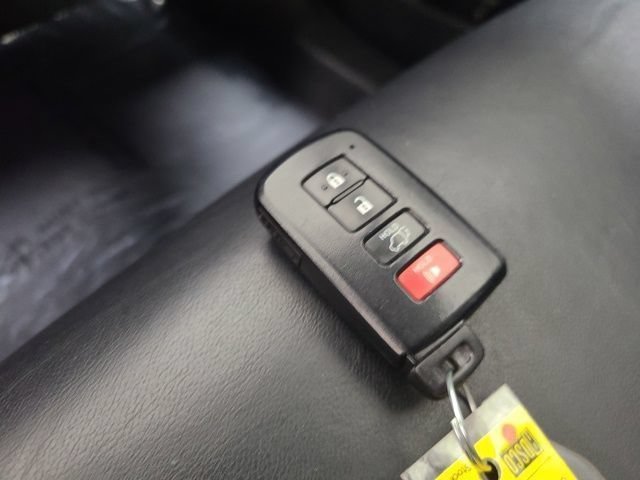 Certified Used 2018 Blizzard Pearl Toyota XLE image 38