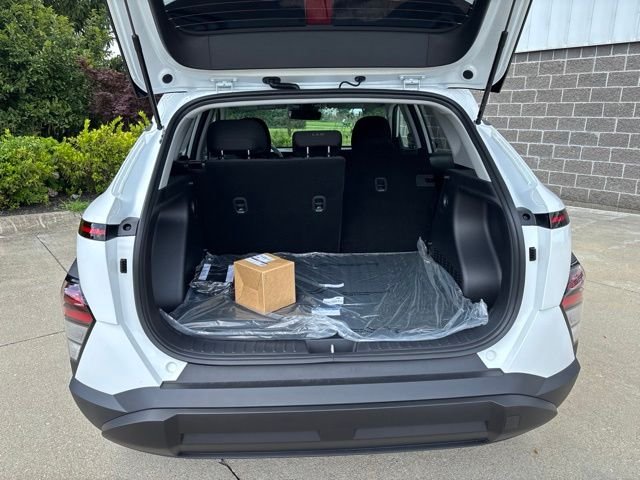 New 2026 Atlas White Hyundai SEL Sport image 11