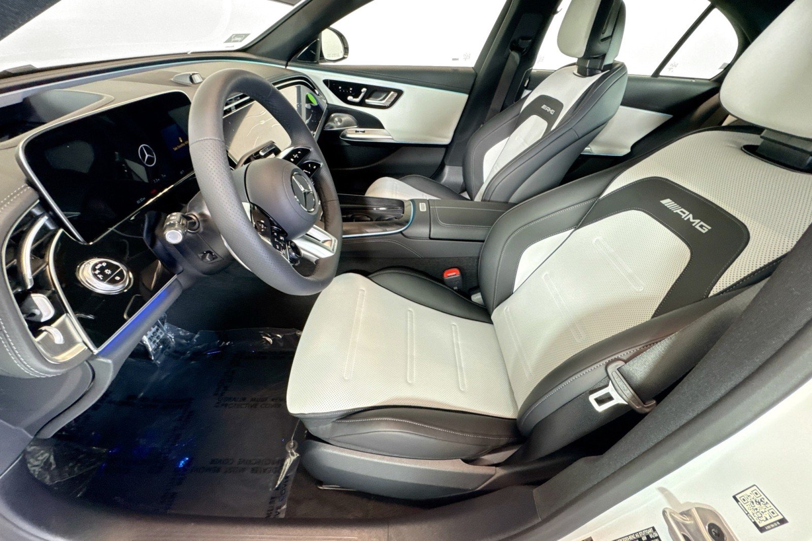 New 2026 MANUFAKTUR Moonlight White Magno Mercedes-Benz AMG® E 53 E 4MATIC+ Sedan image 18