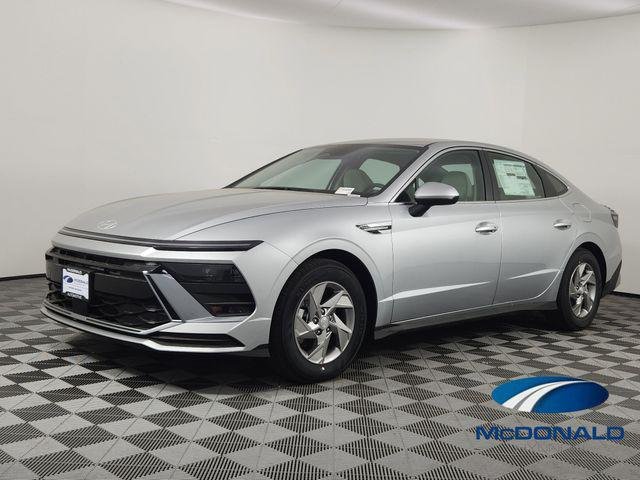 2026 Hyundai Sonata SE's photo