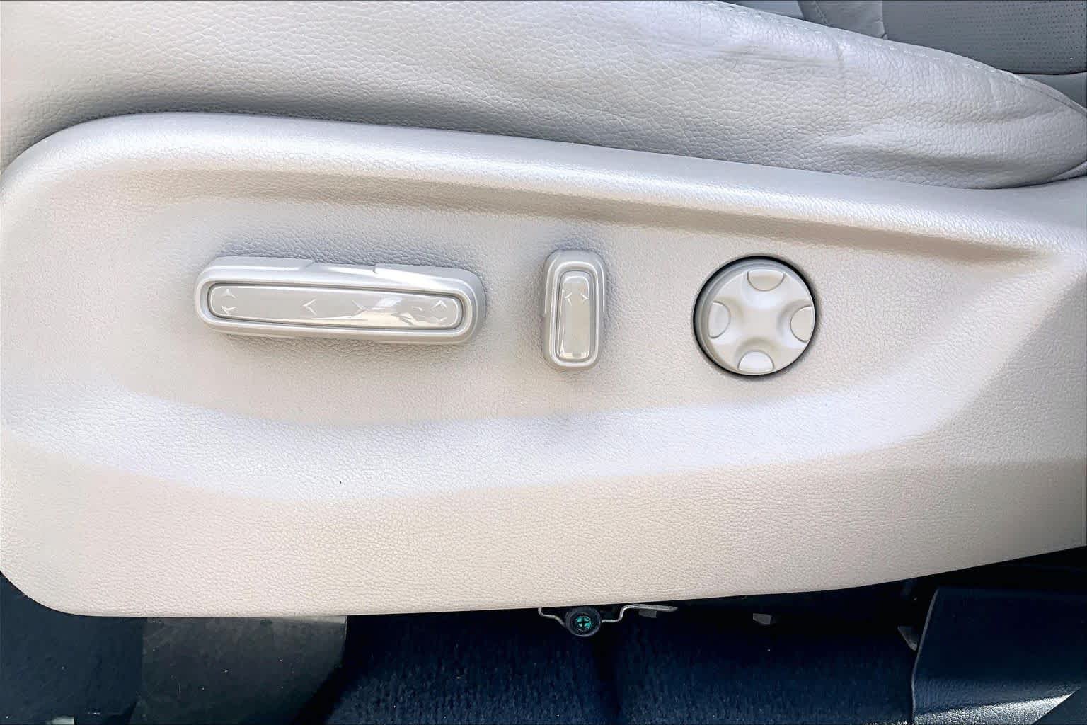 Used 2019 White Diamond Pearl Honda Elite image 34