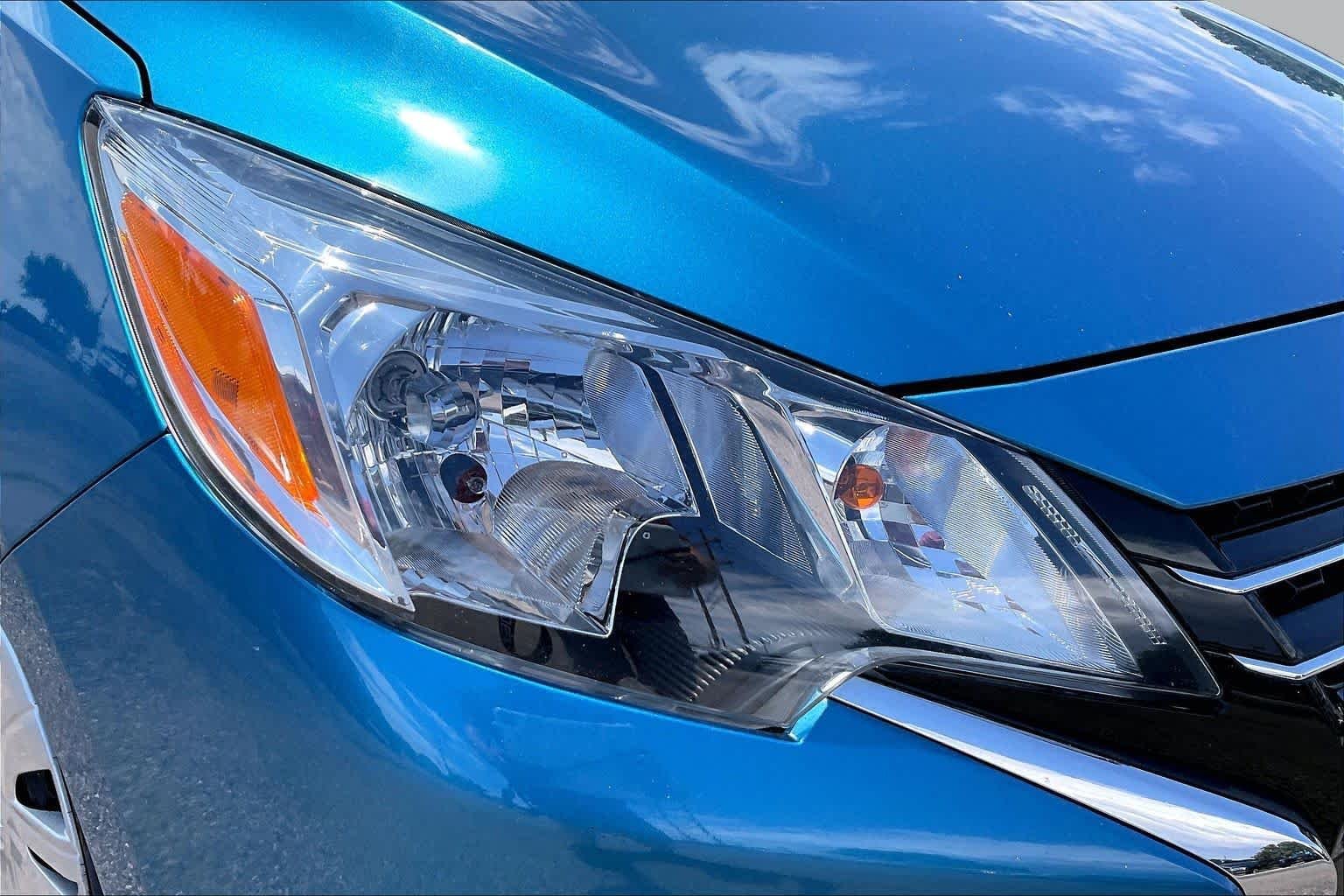 Used 2024 Sapphire Blue Metallic Mitsubishi ES image 26