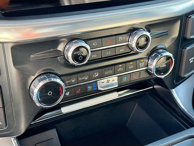 Used 2025 Gray Ford Lariat image 16