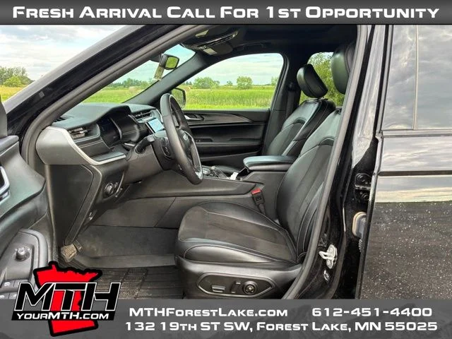 Used 2023 Black Jeep Altitude image 8