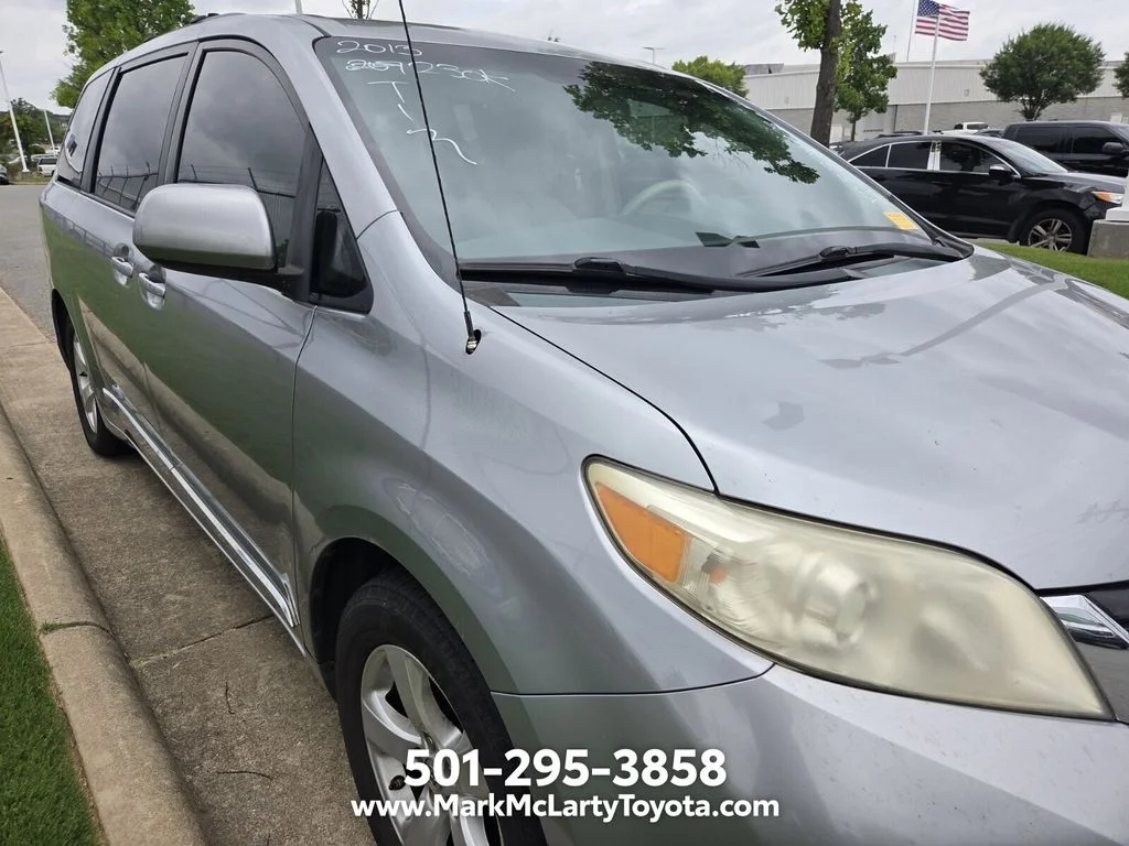 Used 2013 Silver Toyota LE image 4