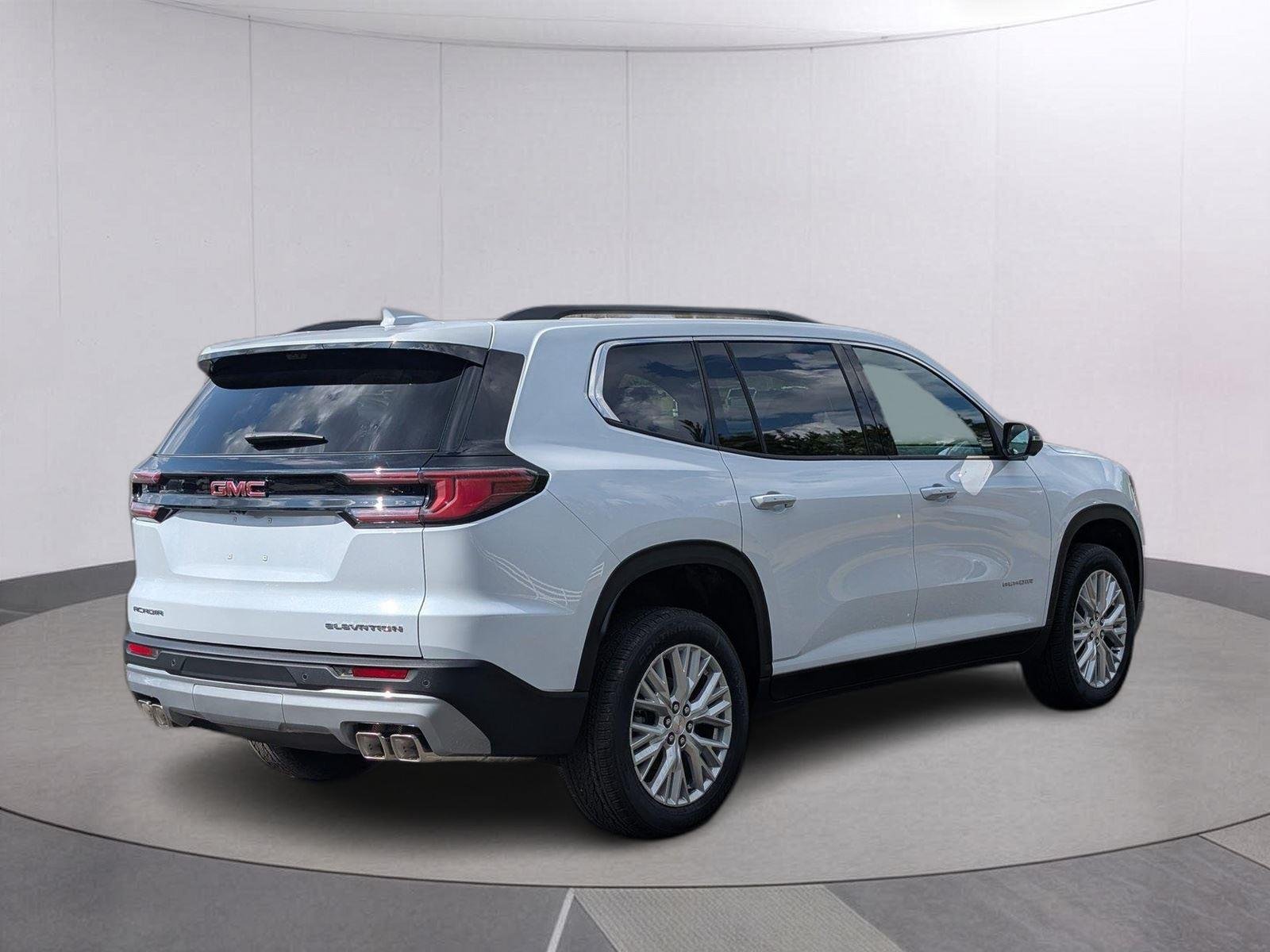 New 2026 Glacier White Tricoat GMC Elevation image 7