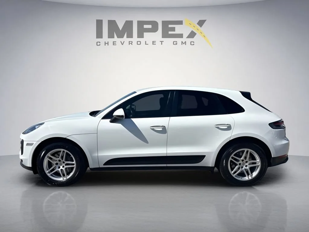 Used 2021  Porsche  image 2